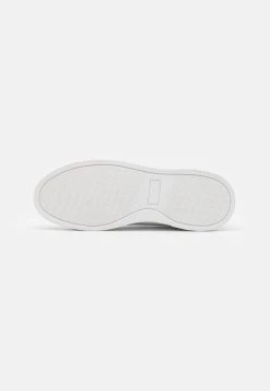 Marchandise de première qualité Pier One UNISEX - Baskets basses baskets & sneakers rond -Promos Pier One Boutique 49ce43d2b1324932a53f117763ed6b2c