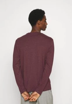 Prix Réduit Pier One 3 PACK - T-shirt à manches longues t-shirts col rond homme 14 Prix Réduit Pier One 3 PACK - T-shirt à manches longues t-shirts col rond homme -Promos Pier One Boutique 49e084be0a0141e4a93869576f70c33f