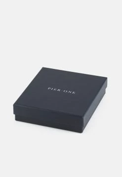 Prix Abordable Pier One SET - Montre montres et bijoux boucle ardillon homme -Promos Pier One Boutique 49e571bb42624794961094ae24c418da