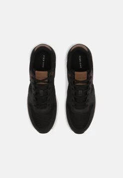 Pier One 50% Off De Vente Baskets basses baskets & sneakers rond homme -Promos Pier One Boutique 4b44282a6f1c4569ad3bed391a5f9502