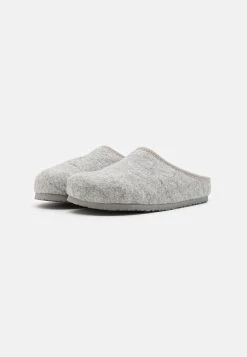Qualité Garantie Pier One UNISEX - Chaussons rond homme -Promos Pier One Boutique 4b767d83934941098e4d0804372d1860