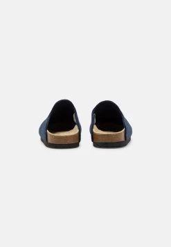 Pier One UNISEX - Chaussons Prix Ourlé sandales et tongs rond -Promos Pier One Boutique 4c70740f6047454ebd7fb739cbf97cfc