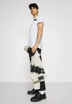 Pier One Prix Incroyables T-shirt imprimé t-shirts col rond homme 16 Pier One Prix Incroyables T-shirt imprimé t-shirts col rond homme -Promos Pier One Boutique 4d5f7bd3ca584e12abfd3ae035b103df