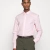 Pier One Chemise classique Prix Affortable costumes & cravates col kent homme 1 Pier One Chemise classique Prix Affortable costumes & cravates col kent homme -Promos Pier One Boutique 4eabe067598e43c5a20563683a516f8c