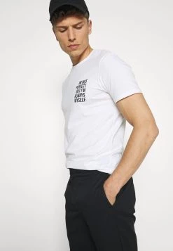 Pier One T-shirt imprimé Prix Équitable t-shirts col rond homme -Promos Pier One Boutique 4fc8f1fe59004ec3a4edab1e3a4ab20b