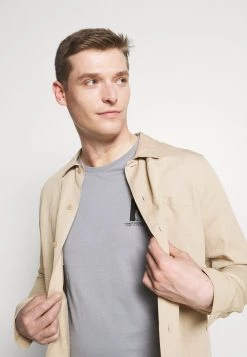 Pier One Assurance De l’Authenticité T-shirt imprimé t-shirts col rond homme -Promos Pier One Boutique 54ac258f85234b22b1b95fb77a4d81de