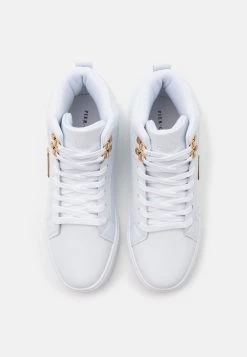 Pier One Baskets montantes Vendre-Réclame baskets & sneakers rond unisex -Promos Pier One Boutique 59eb1396fe95461ba2a5d937797d9912