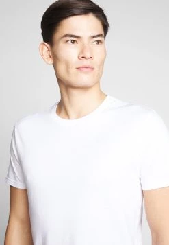 Pier One 2 PACK - T-shirt basique Prix Distinctifs t-shirts col rond homme -Promos Pier One Boutique 5d6a04d994e343d2903cc2c1666bad4b