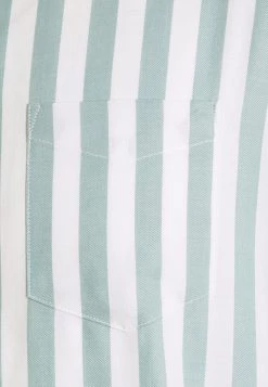 Pier One Chemise Qualité Fiable chemises col à boutons homme -Promos Pier One Boutique 5e36de2675b648e5a81cc9f897c02aa2