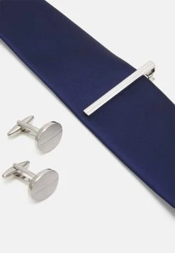 Pier One SET - Cravate Prix Avantageux cravates et nœuds papillon couleur unie homme 13 Pier One SET - Cravate Prix Avantageux cravates et nœuds papillon couleur unie homme -Promos Pier One Boutique 6091903160ae4c4bb24e23b21040a92b