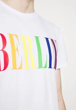 Pier One PRIDE - T-shirt imprimé Soldes t-shirts col rond homme -Promos Pier One Boutique 6183d6eae7bb487681e7b92f74202350