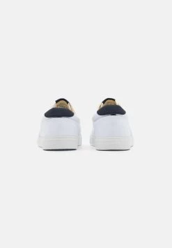 Pier One Prix Légers UNISEX - Baskets basses sneakers rond -Promos Pier One Boutique 624740ea2db543eb923e2932683858c1