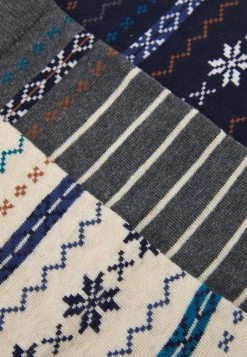 Pier One 3 PACK - Chaussettes Pas Cher sous-vêtements rayures homme -Promos Pier One Boutique 6870f4ec770d4f299eef09fd2b4bbe6a