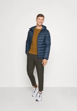 Pier One Veste légère Prix Imbattable vestes capuche homme -Promos Pier One Boutique 693a9d2d7fea4b58a0cd432169ff17dd