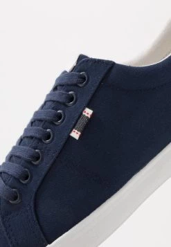 Pier One UNISEX - Baskets basses Prix Imbattable baskets & sneakers rond 14 Pier One UNISEX - Baskets basses Prix Imbattable baskets & sneakers rond -Promos Pier One Boutique 6cff2e74bb2a42b69f8d3a3aa4748192