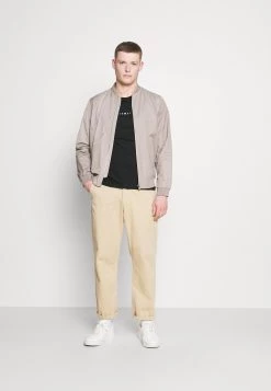 Pier One Prix Compétitif T-shirt imprimé t-shirts col rond homme -Promos Pier One Boutique 6fe4b8bb03c142069b7d078c2853e2e2