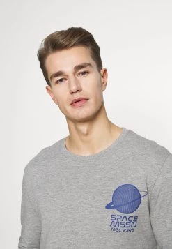 Bas Prix Pier One T-shirt à manches longues t-shirts col rond homme 12 Bas Prix Pier One T-shirt à manches longues t-shirts col rond homme -Promos Pier One Boutique 7126ae8aee5f4adb8b2aadeb10767f39