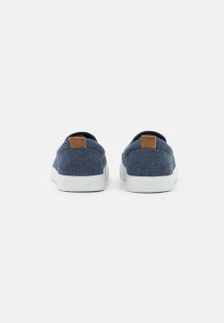 Prix Exclusifs Pier One UNISEX - Baskets basses mocassins et loafers rond -Promos Pier One Boutique 71590e0a2f00484c8b56a2fc94cb4227