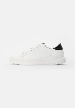 Pier One Baskets basses Bon Rapport Coût-Efficacité baskets & sneakers rond unisex