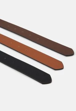 Pier One 3 PACK - Ceinture Prix Malin ceintures boucle ardillon homme -Promos Pier One Boutique 742b8920285a4ad08e5d5e3f2b2c115d