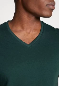 Pier One Prix Équitable 3 PACK - T-shirt basique t-shirts col en v homme -Promos Pier One Boutique 75d8e7abd9c649fe8ff382e42bf08591