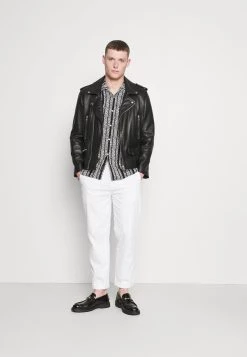 Pier One Chemise 50% Off De Vente chemises col revers homme -Promos Pier One Boutique 77f89afe797b423aa845bb84c2d232ac