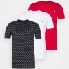 Pier One 3 PACK - T-shirt imprimé Soldes En Ligne t-shirts & polos col rond homme -Promos Pier One Boutique 7c14f2cbf6f6477f9fa2e8f6de7df038