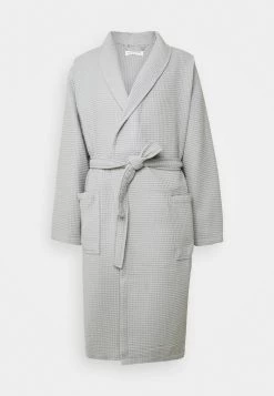 Marchandise de première qualité Pier One Peignoir sous-vêtements & chaussettes col ch&acirc;le homme -Promos Pier One Boutique 7e81dc4ed4b44161bd5fd6dab7aa6566 3