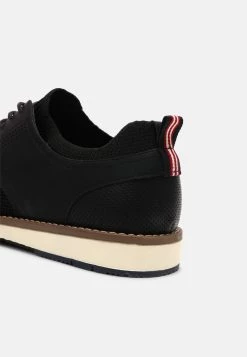 Pier One excellente qualité Chaussures à lacets derbies et richelieus rond homme -Promos Pier One Boutique 7e8b70ef97c44fbda002d38b4410c148