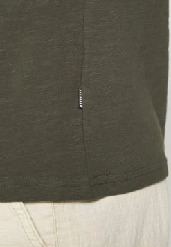 Pier One Prix Gelé T-shirt basique t-shirts col tunisien homme -Promos Pier One Boutique 7f5cffdeebbd4b54a89f7d891dc86fa5