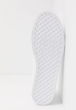 Prix Jamais Vus Pier One UNISEX - Baskets basses baskets & sneakers rond homme 12 Prix Jamais Vus Pier One UNISEX - Baskets basses baskets & sneakers rond homme -Promos Pier One Boutique 7f6e8e10563c4bda9fbf509d09e1de76