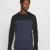 Pier One 50% Off De Vente T-shirt à manches longues t-shirts col rond homme 2 Pier One 50% Off De Vente T-shirt à manches longues t-shirts col rond homme -Promos Pier One Boutique 830aa1163bd24311b979278ede244419