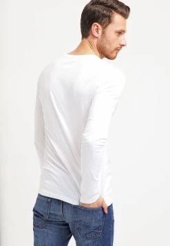 Prix Sacrifiés Pier One T-shirt à manches longues t-shirts col rond homme 12 Prix Sacrifiés Pier One T-shirt à manches longues t-shirts col rond homme -Promos Pier One Boutique 8422db7a9de04233a82db8fed4f2d92f