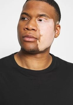 Prix Accessible Pier One 5 PACK - T-shirt basique t-shirts col rond homme 17 Prix Accessible Pier One 5 PACK - T-shirt basique t-shirts col rond homme -Promos Pier One Boutique 84331201d7ad4f91891897025b57fc5e