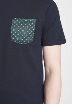 En promotion Pier One T-shirt imprimé t-shirts col rond homme 14 En promotion Pier One T-shirt imprimé t-shirts col rond homme -Promos Pier One Boutique 88d40f8f75c14f84b7f3d8d7fdbcf203