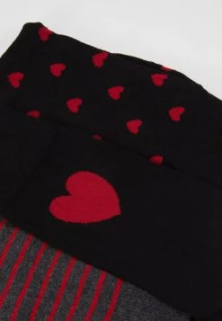 Pier One excellente qualité VALENTINES 3 PACK - Chaussettes sous-vêtements rayures homme 9 Pier One excellente qualité VALENTINES 3 PACK - Chaussettes sous-vêtements rayures homme -Promos Pier One Boutique 8be4eb730df443b4ae1e1ce208f29295