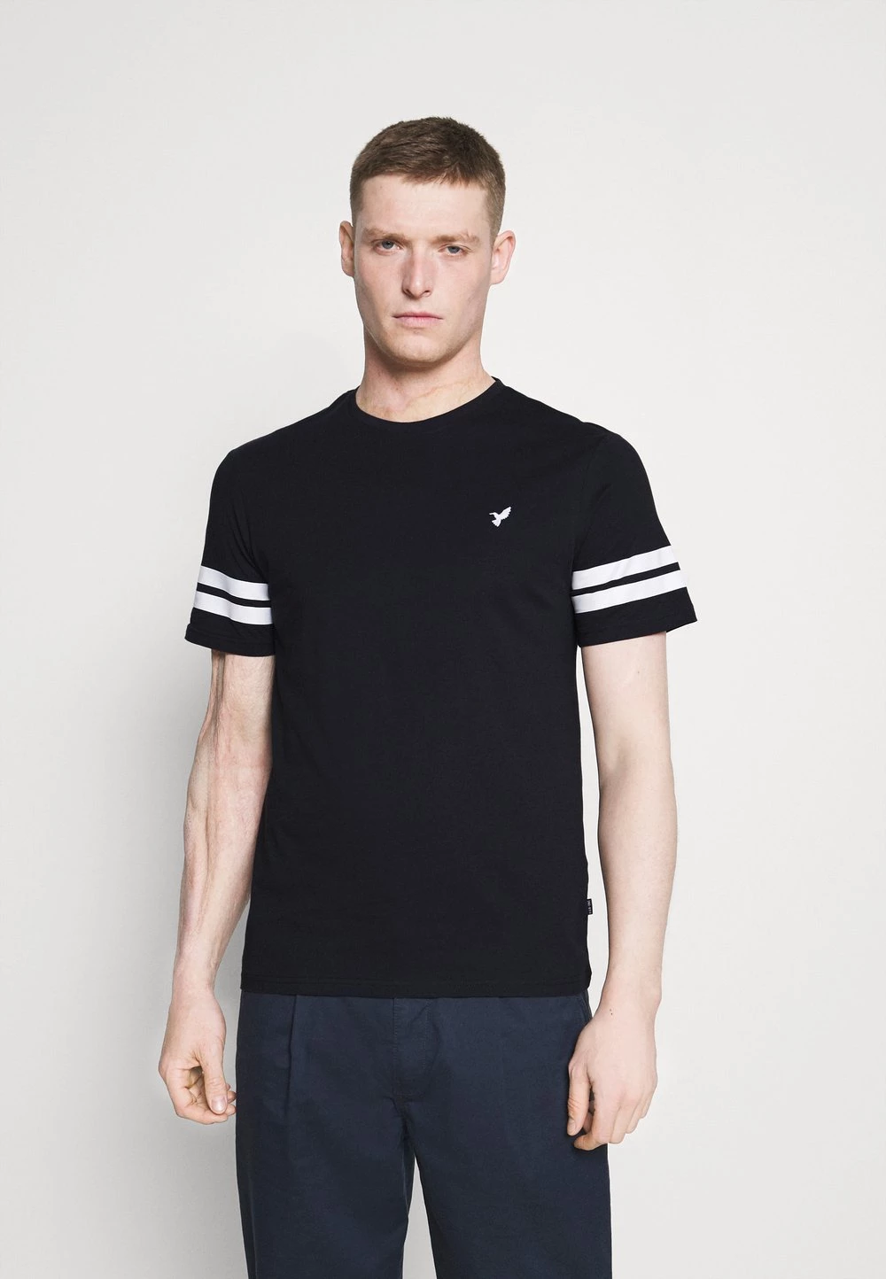 Pier One 2 PACK - T-shirt imprimé Prix Réduit t-shirts col rond homme 6 Pier One 2 PACK - T-shirt imprimé Prix Réduit t-shirts col rond homme – Image 4