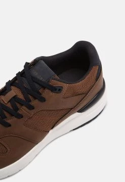 Pier One qualité absolue Baskets basses sneakers rond homme -Promos Pier One Boutique 8c3a825f4e6c4370ae79f3534bfb497a