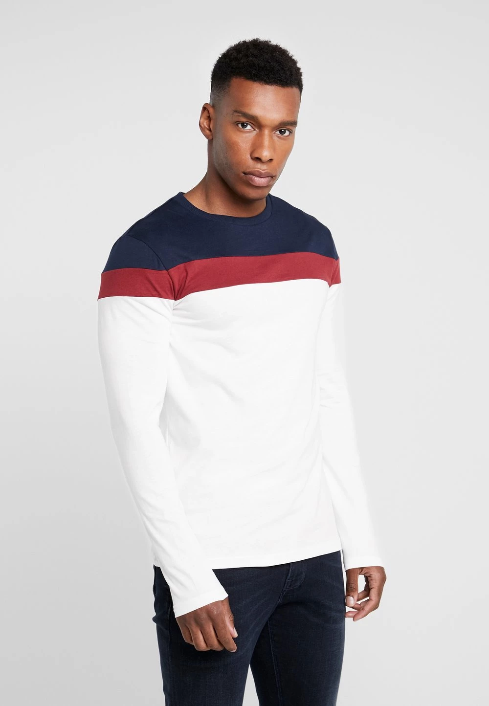 Promos Pier One T-shirt à manches longues t-shirts & polos col rond homme 3 Promos Pier One T-shirt à manches longues t-shirts & polos col rond homme