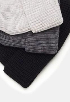 Pier One 3 PACK UNISEX - Bonnet Qualité Garantie casquettes, bonnets et chapeaux couleur unie -Promos Pier One Boutique 9082a7a7fe7847ecae22db0f17ee9e35
