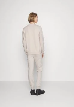 Prix Avantageux Pier One UNITED UTILITY CREW - Sweatshirt sweats & hoodies col rond homme 10 Prix Avantageux Pier One UNITED UTILITY CREW - Sweatshirt sweats & hoodies col rond homme -Promos Pier One Boutique 9106cbd155854d5780b0c01917ebef52