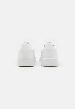 Pier One Rabais UNISEX - Baskets basses baskets & sneakers rond 10 Pier One Rabais UNISEX - Baskets basses baskets & sneakers rond -Promos Pier One Boutique 91906dfa01a145cbbf47a93b3f457a71