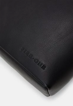 Pier One Sac bandoulière Prix Préférentiel sacs compartiment pour téléphone portable homme -Promos Pier One Boutique 969d38eb368844c486da76ceac154276