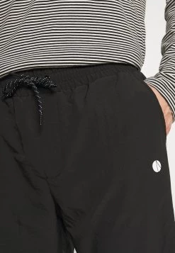 Pier One Pantalon de survêtement Prix Distinctifs pantalons normale homme 12 Pier One Pantalon de survêtement Prix Distinctifs pantalons normale homme -Promos Pier One Boutique 96cbc274646f461d83b7a454bd047d93