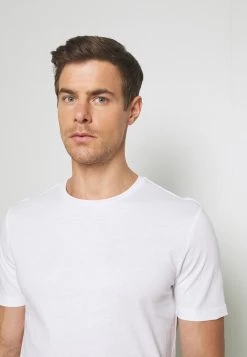 Pier One Prix Gelé 7 PACK - T-shirt basique t-shirts col rond homme 19 Pier One Prix Gelé 7 PACK - T-shirt basique t-shirts col rond homme -Promos Pier One Boutique 98634ccd233b4a78a7453e5521522ee3