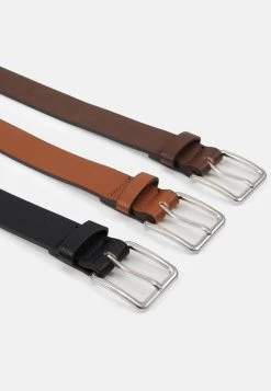 Pier One 3 PACK - Ceinture Prix Malin ceintures boucle ardillon homme -Promos Pier One Boutique 9a9be1d54a5040d8a4e8e3ec83f96348