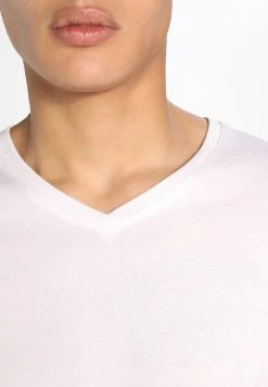 Pier One 3 PACK - T-shirt basique qualité absolue t-shirts & polos col en v homme -Promos Pier One Boutique 9abc9cc617ba4ec3b6c4b6ec1eb8bbcc