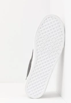 Pier One UNISEX - Mocassins 50% Off De Vente mocassins et loafers rond -Promos Pier One Boutique 9b5378cfbd3a4d99a028b55065553574