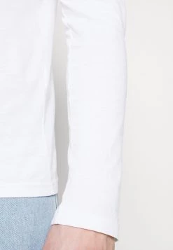 Pier One 5 PACK - T-shirt à manches longues Prix Exclusifs t-shirts col rond homme -Promos Pier One Boutique 9d88aebb7c354be39ebe9c5600cb43ac