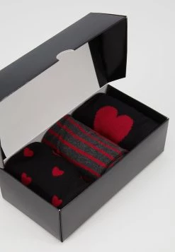 Pier One excellente qualité VALENTINES 3 PACK - Chaussettes sous-vêtements rayures homme 11 Pier One excellente qualité VALENTINES 3 PACK - Chaussettes sous-vêtements rayures homme -Promos Pier One Boutique a17a7a24c89647d88baaee79c244de07
